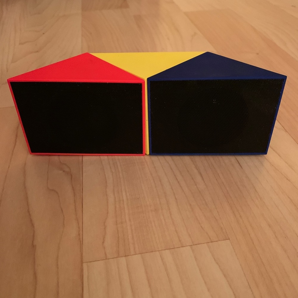 360 degree geometric Bluetooth speaker